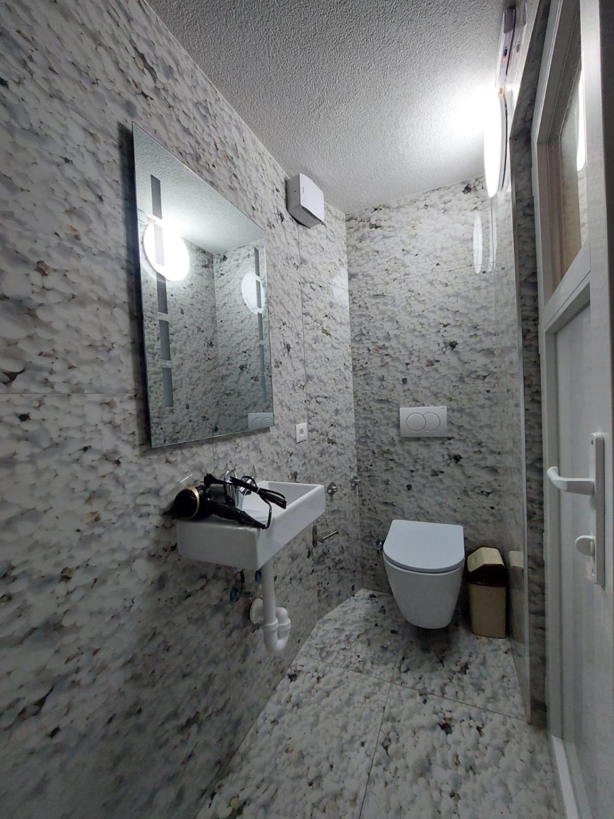Hotel Inn Prizren Kültér fotó